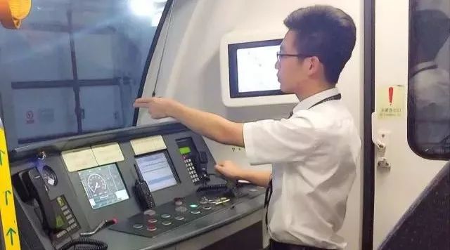 交院等你来|交院学长告诉你，在北京开地铁是怎样的体验