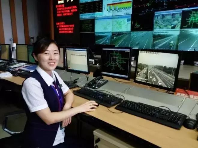 交院精英秀 | 她是北京交通“路路通”、信息传送“排头兵”，她手持听筒，化身隐形战士守护首都道路安全！