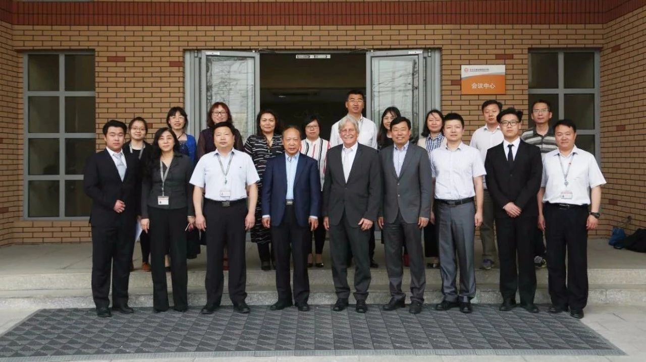 改革创新在路上 | 胡格教育模式改革特色办学报告会在我院举行