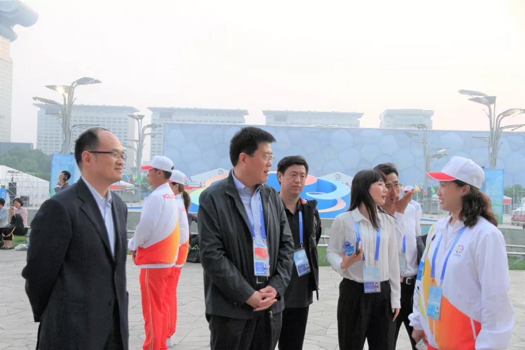 暖心！ 市委组织部常务副部长王建中一行慰问我院亚文会青年志愿者