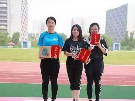 【交院故事】用感恩的心，传递爱的能量