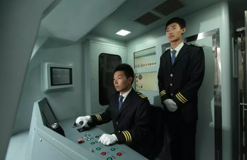 试驾地铁，你想不想来？